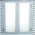 Combinación Ventana Casement Full Glass con Ventana de lama 3″ en cristal
