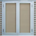 Combinación Ventana Casement Full Glass con Ventana de lama 3″ en cristal